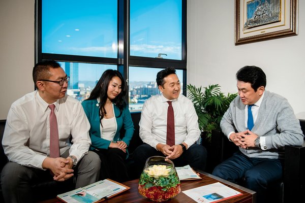 Die besten Pflegehinweise für exquisite handbestickte Seidenblusen: So bleiben sie strahlend schön!